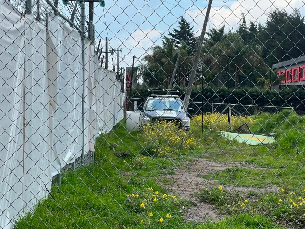 Ejidatarios exhiben escrituras ante despliegue policial continuo