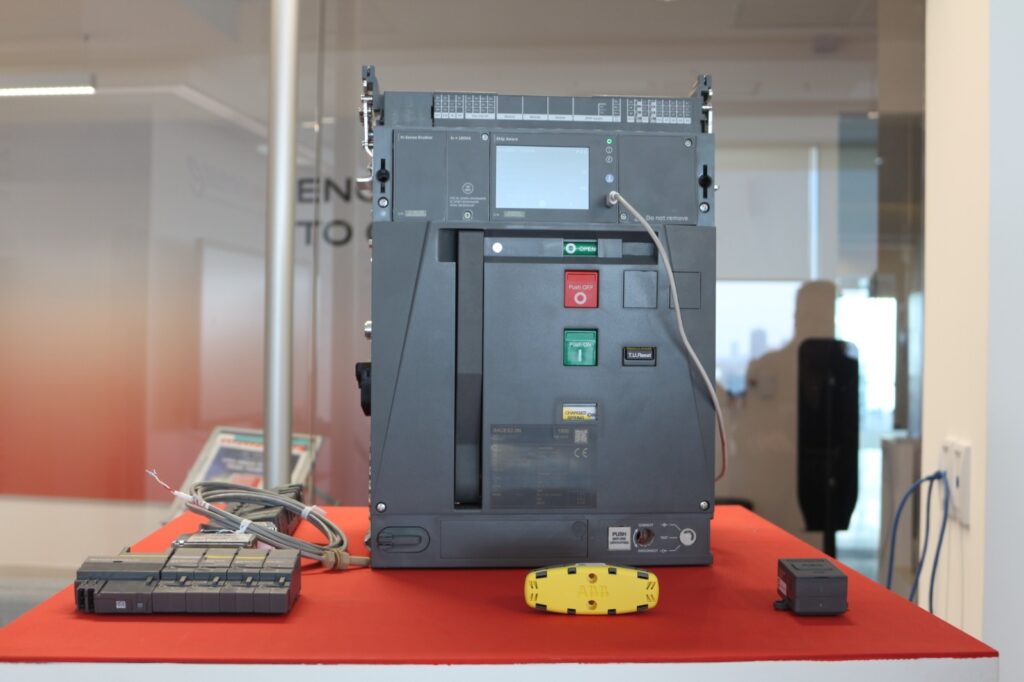 ABB prepara llegada a México de Emax3, interruptor inteligente para data centers e industria. El arte de disfrutar con estilo y sentido.