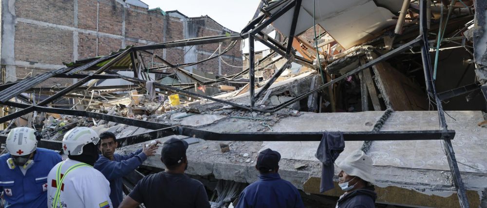 Tragedia en Colombia se incrementa en pocas horas: Suben a 234 los muertos por terremoto de 7.4