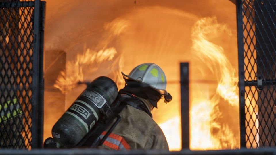 Desaparecen dos trabajadores en Ohio tras explosiones en una empresa de reciclaje industrial