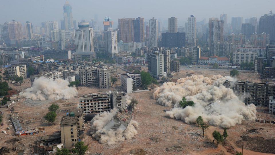 Caen las acciones de las inmobiliarias en China tras cambios normativos en el sistema de venta de viviendas