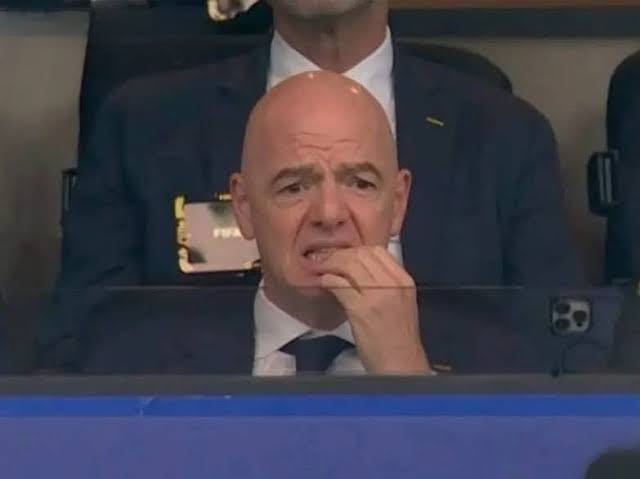 Mercaderes del Mundial, ¡uníos! Suyo, Infantino