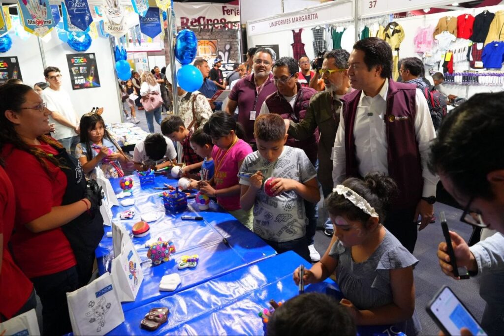 Mario Delgado, titular de la SEP, e Iván Escalante, de PROFECO, invitaron a las 55 ferias de Regreso a Clases 2026 de todo el país