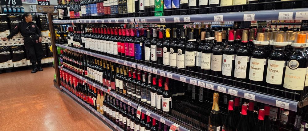 Especialistas piden elevar el IEPS al alcohol para mejorar recaudación y salud