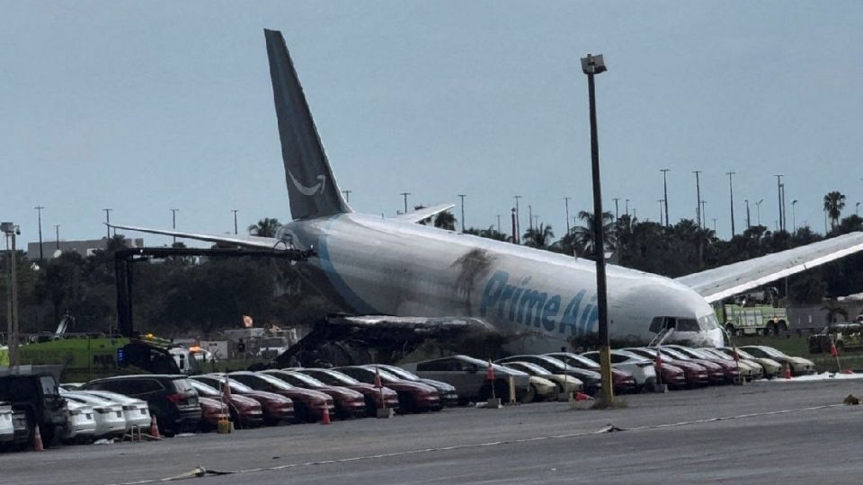 Accidente aéreo en Miami: autoridades de EU investigan si el avión tardó en tocar tierra