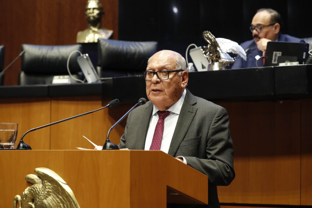 Aníbal Ostoa propone eliminar penalizaciones por cancelar servicios de telefonía móvil