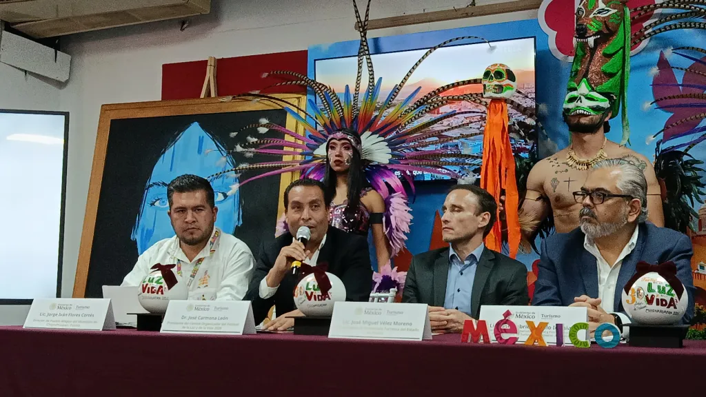 Chignahuapan fusiona tradición y turismo con el Festival de la Luz y la Vida y la magia de las esferas navideñas