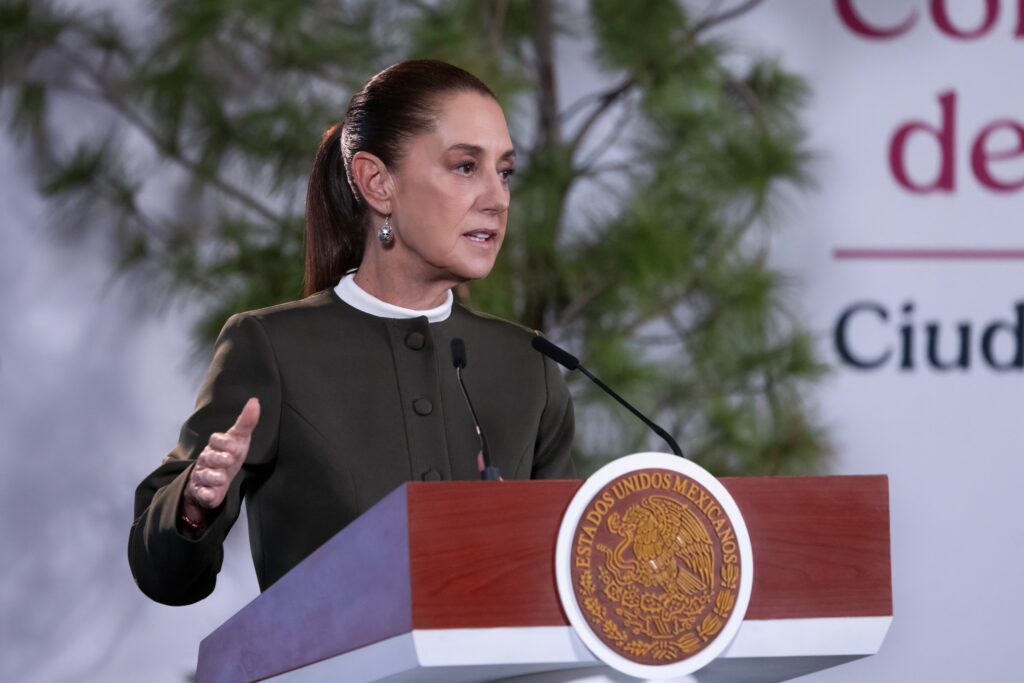 Sheinbaum ordena revisar faltantes de medicamentos y carencias laborales en el IMSS