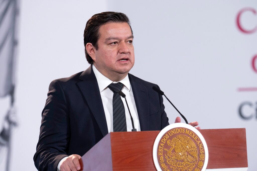 Pemex reduce su deuda en más de 20 mil millones de dólares y apuesta por inversiones de 1.8 billones de pesos