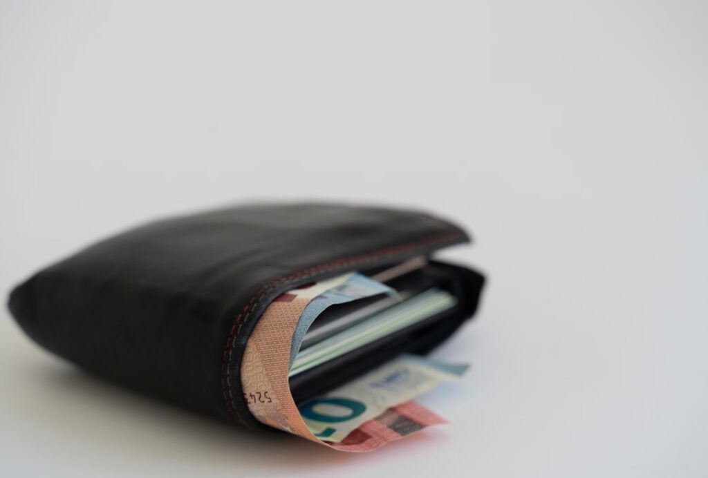 Salario mínimo podría superar en 5% los sueldos más bajos del mercado en 2027