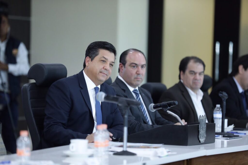 Otro exsecretario atribuye a Cabeza de Vaca órdenes sobre contratos; afirma que solo solicitaba servicios