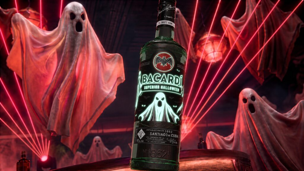 BACARDÍ vuelve a adueñarse de la noche de Halloween con una edición que brilla en la oscuridad