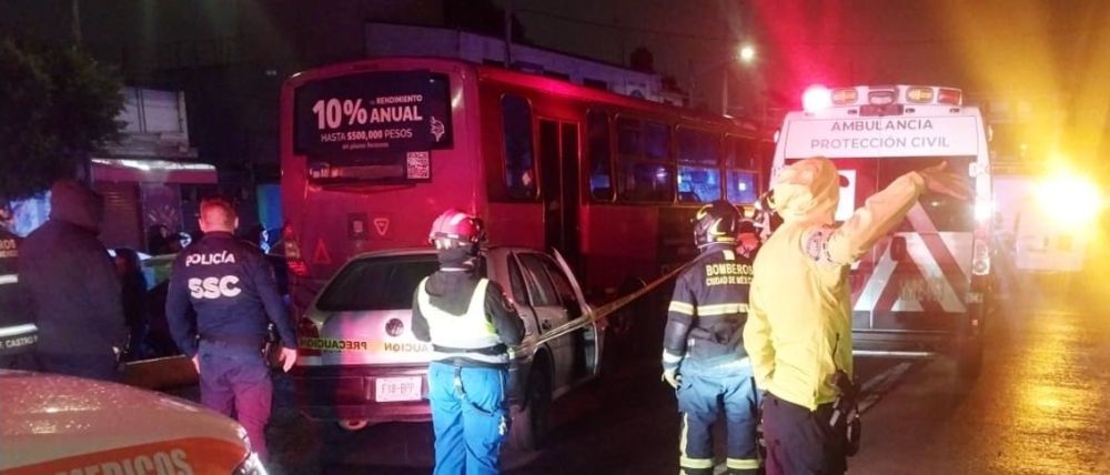 Un muerto y dos heridos tras choque en San Antonio Culhuacán